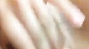 生えかけ娘の自画撮りオナニー
