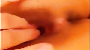 生えかけ娘の自画撮りオナニー