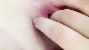 生えかけ娘の自画撮りオナニー