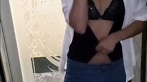 美尻美脚の若妻