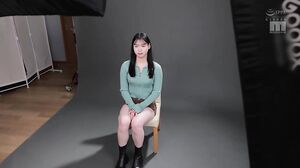 MIDA-791 AIにはつくれない生ナマしい本物美小女 AVdebut 偽りばかりの世の中で、自分にも周りに