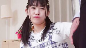 SUJI-322 小さなカラダの女の子を連れ込みパンツを脱がせて幼膣パイパンマ●コにデカチン捻じ込み中出し放題