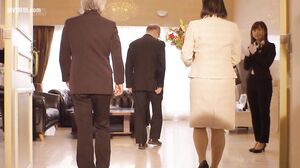 STAR-964 Ms. Sakura Beautiful Wedding Planner To F*** The Groom To Forget The Groom During The Wedding