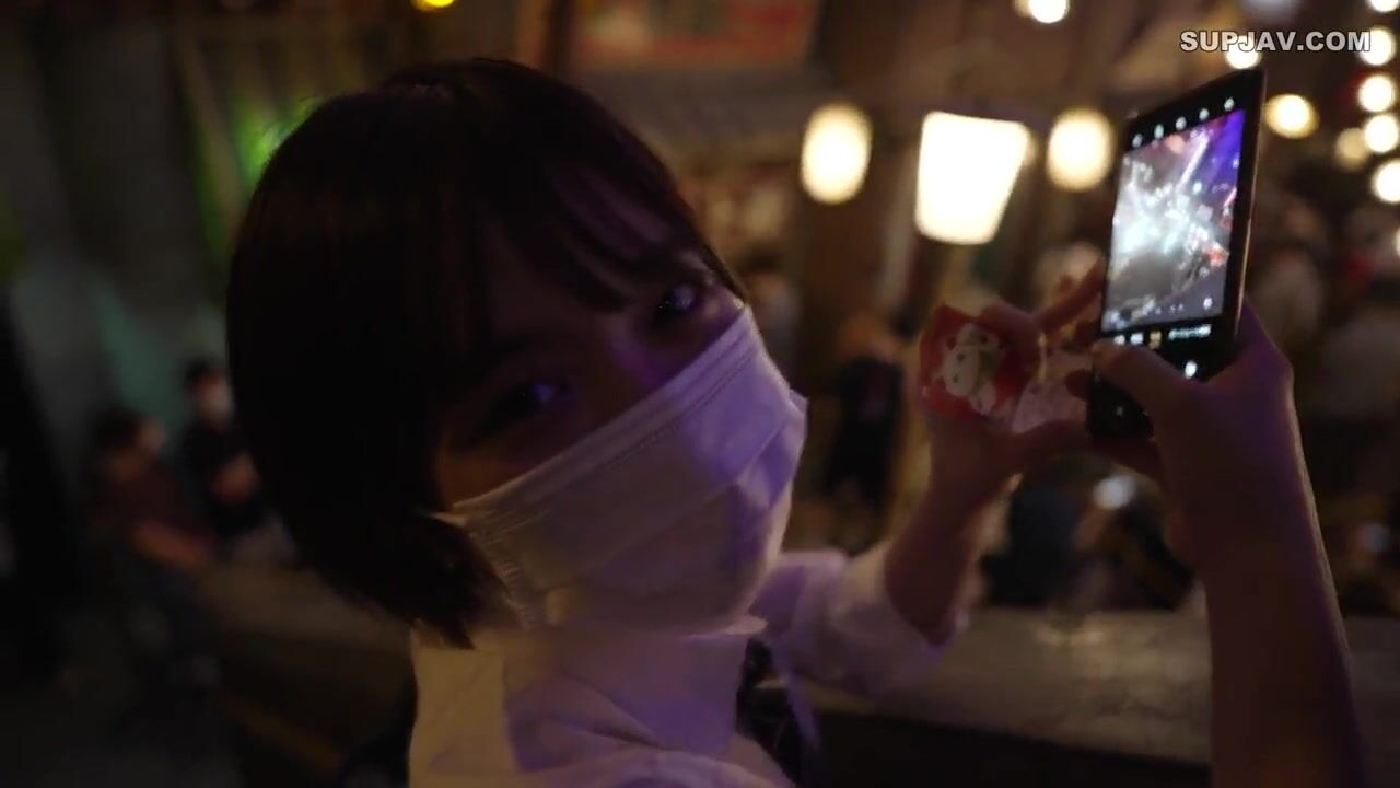 部活に励む健全な女子◯生