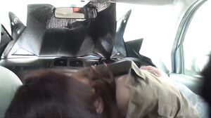 OLと車の中で…２